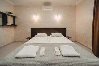Отель Kobes Marani Телави Стандартный двухместный номер с 2 отдельными кроватями-8